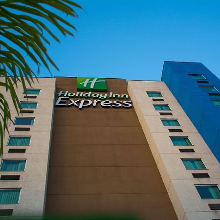 Holiday Inn Express Saltillo Zona Aeropuerto By Ihg Eksteriør bilde