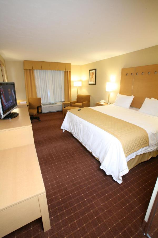 Holiday Inn Express Saltillo Zona Aeropuerto By Ihg Eksteriør bilde
