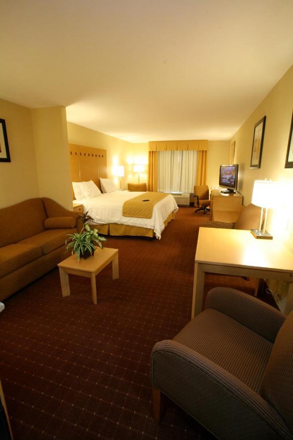 Holiday Inn Express Saltillo Zona Aeropuerto By Ihg Eksteriør bilde