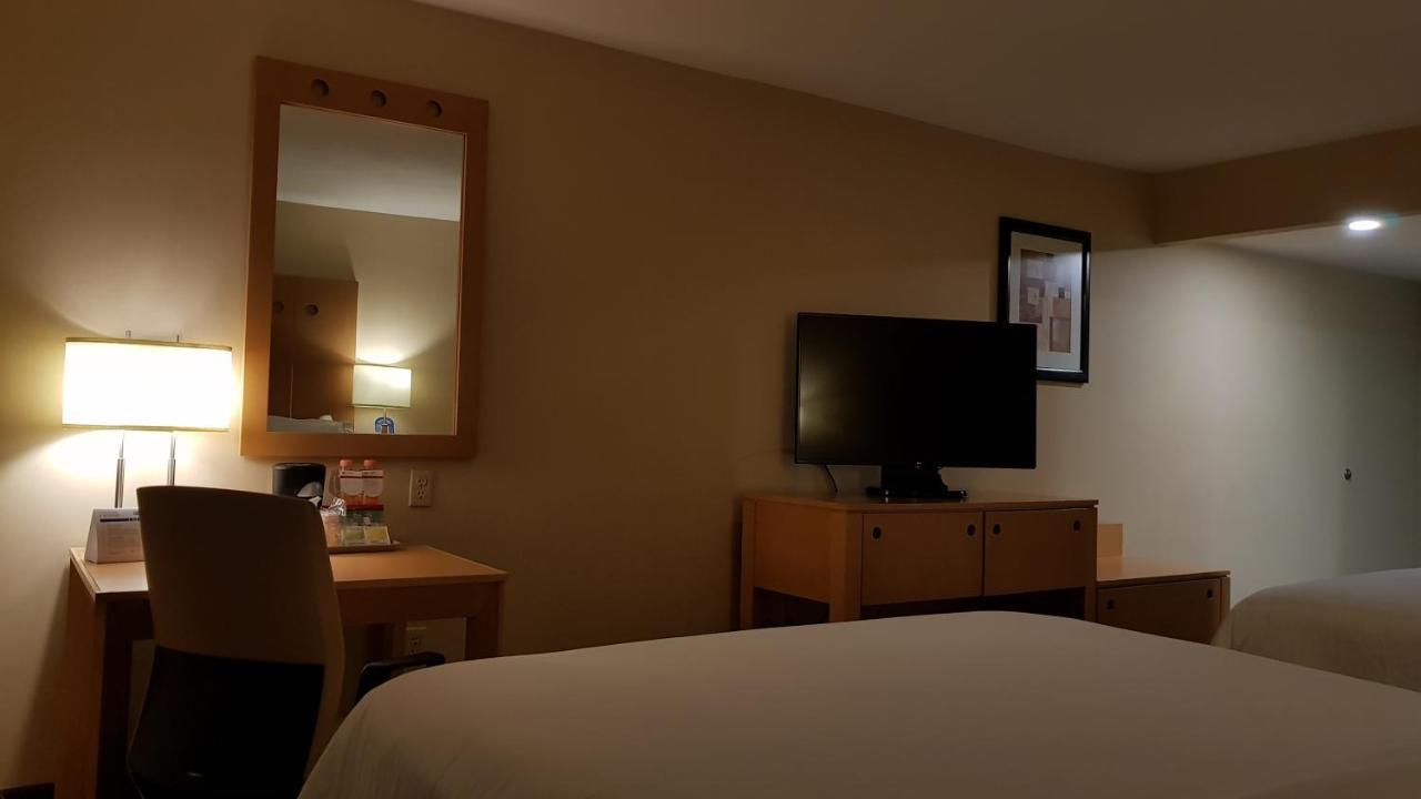Holiday Inn Express Saltillo Zona Aeropuerto By Ihg Eksteriør bilde