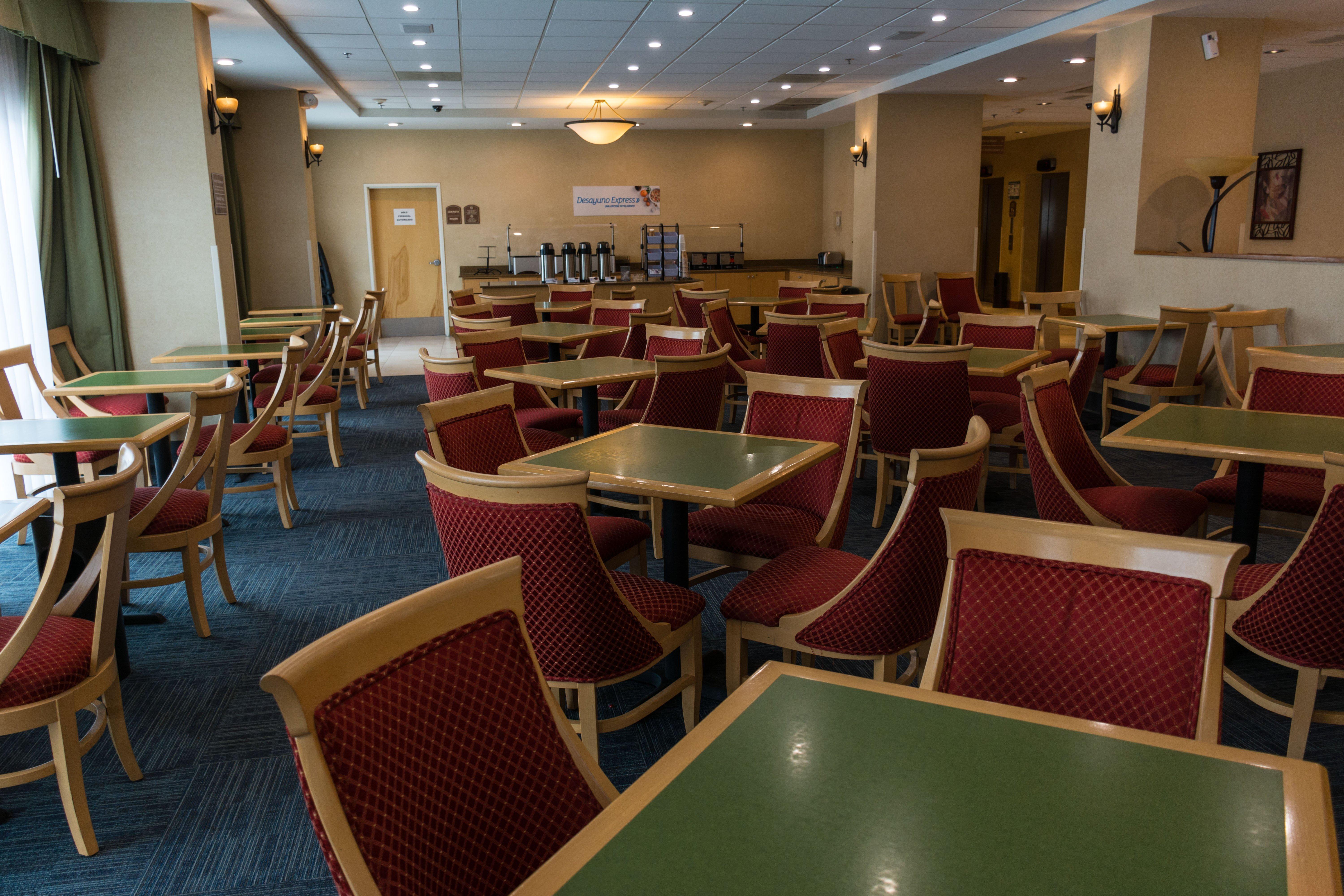 Holiday Inn Express Saltillo Zona Aeropuerto By Ihg Eksteriør bilde