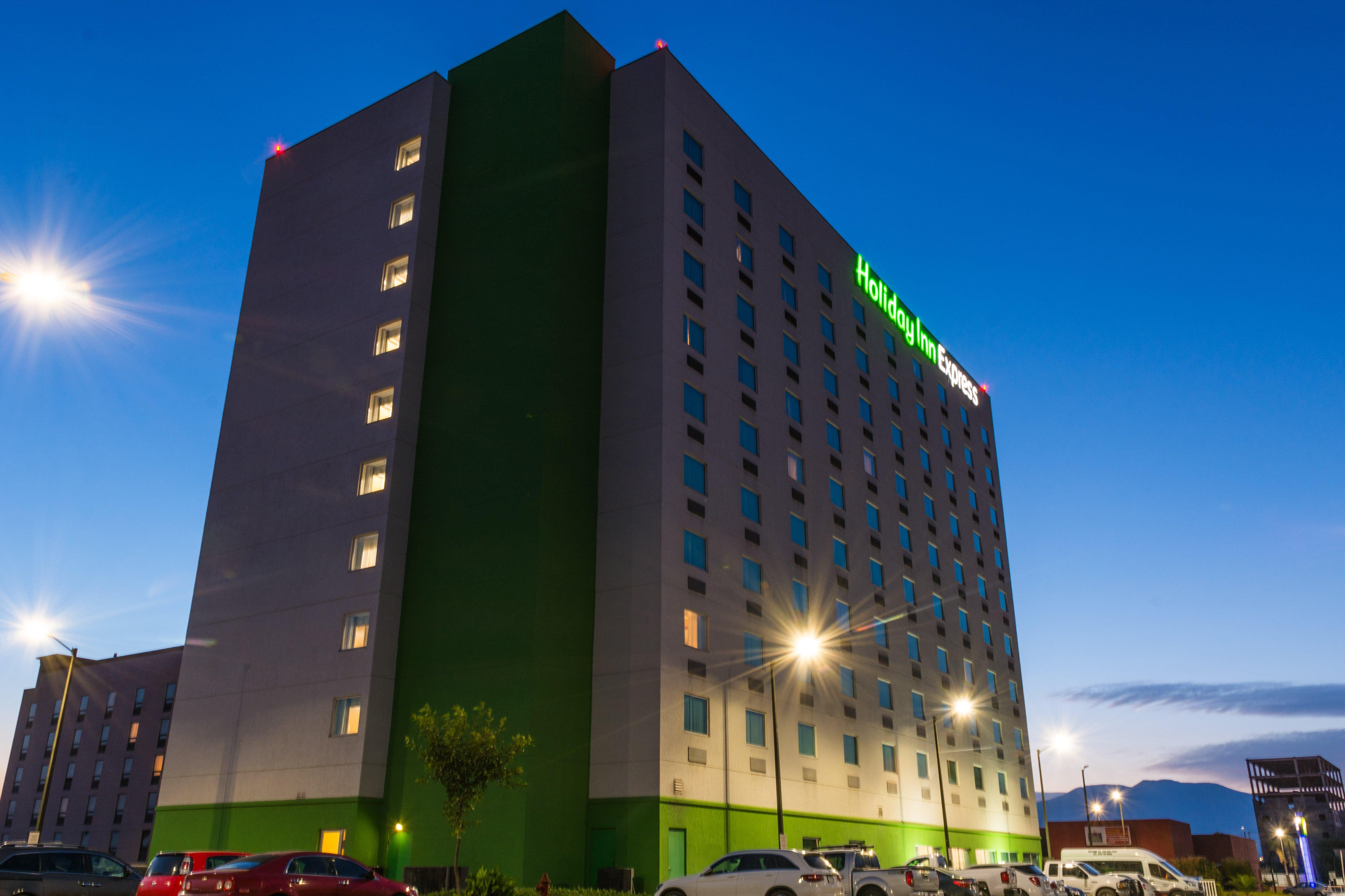 Holiday Inn Express Saltillo Zona Aeropuerto By Ihg Eksteriør bilde