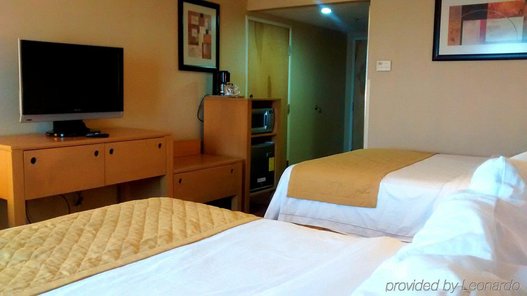 Holiday Inn Express Saltillo Zona Aeropuerto By Ihg Eksteriør bilde