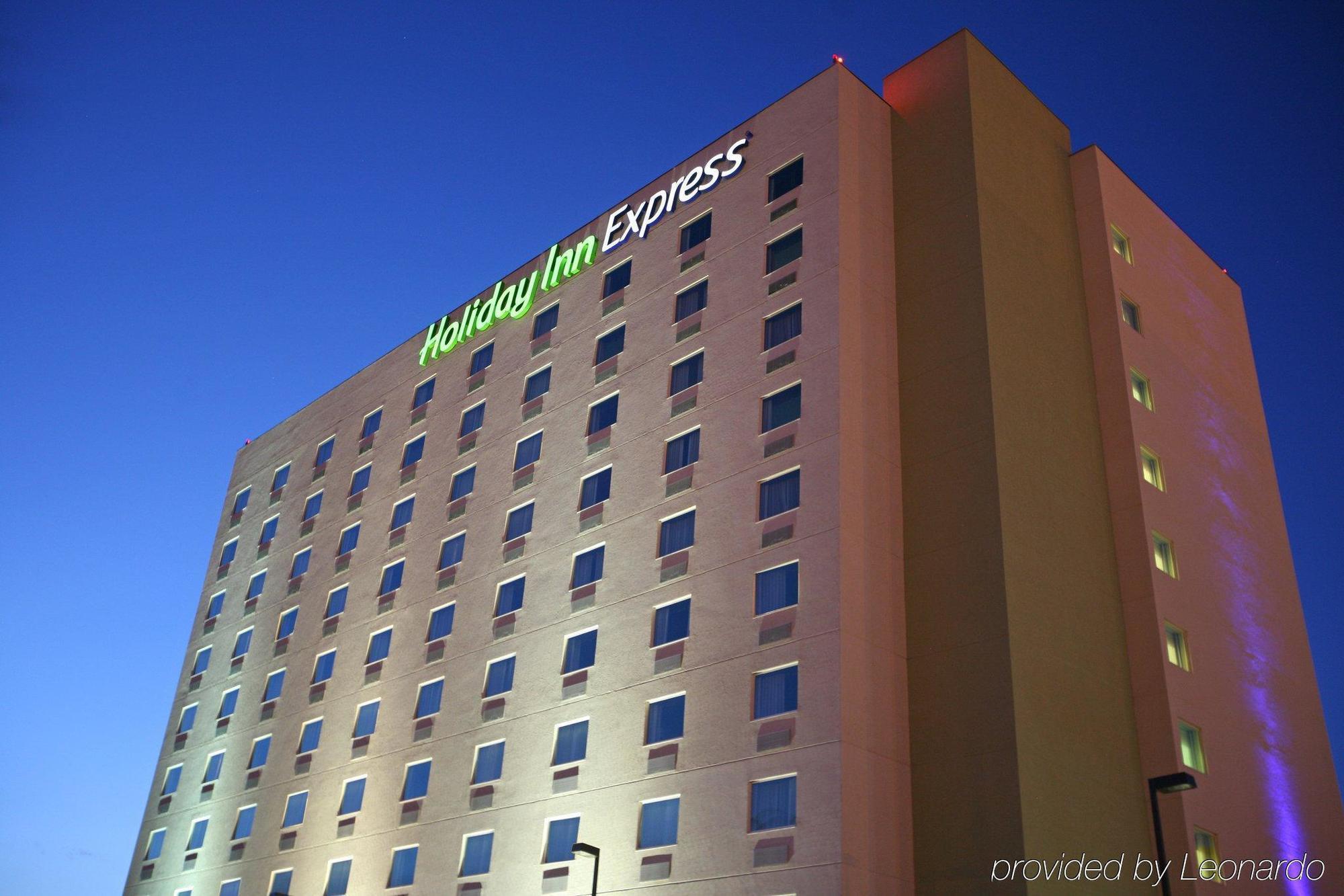Holiday Inn Express Saltillo Zona Aeropuerto By Ihg Eksteriør bilde