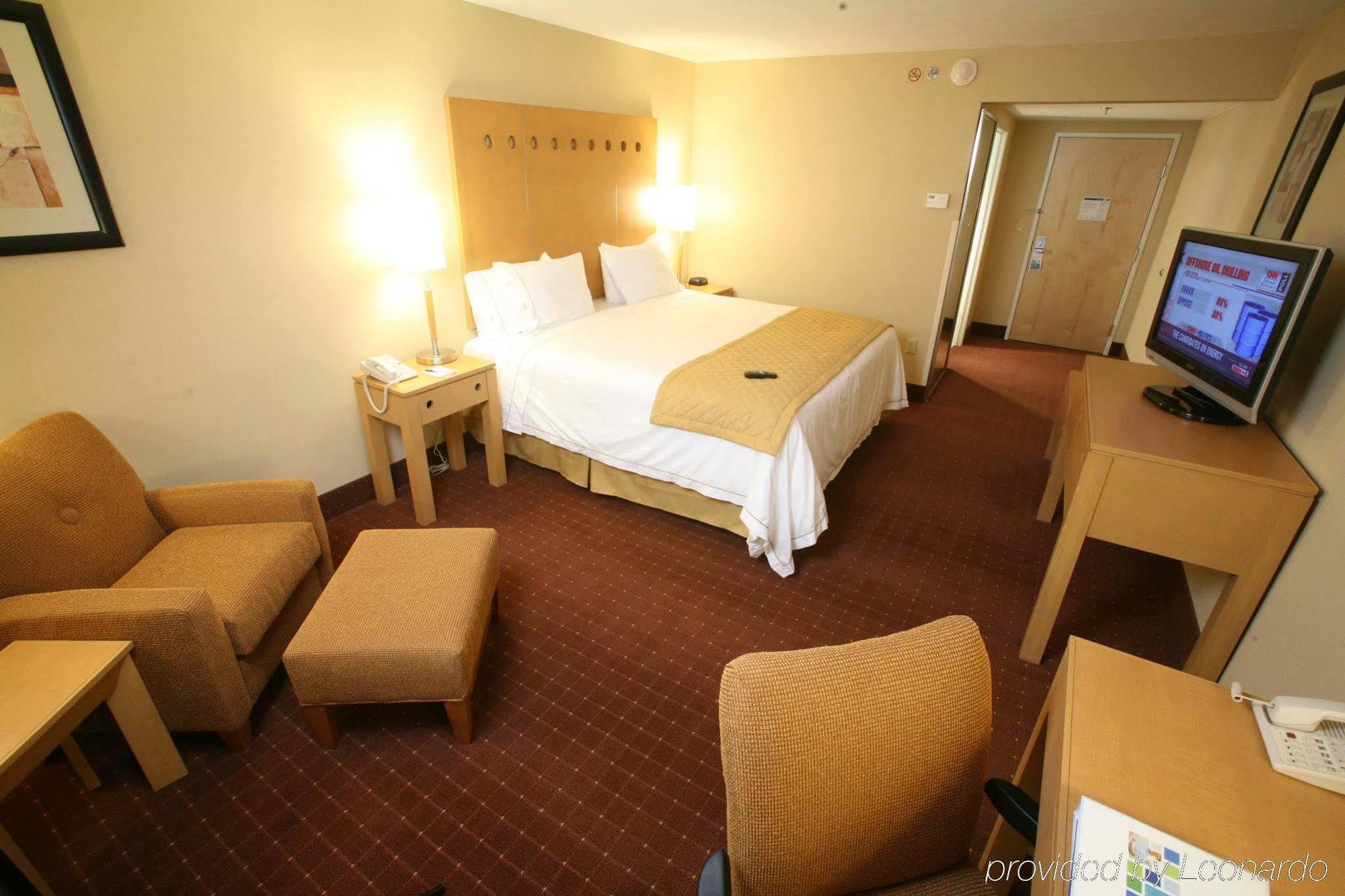 Holiday Inn Express Saltillo Zona Aeropuerto By Ihg Eksteriør bilde