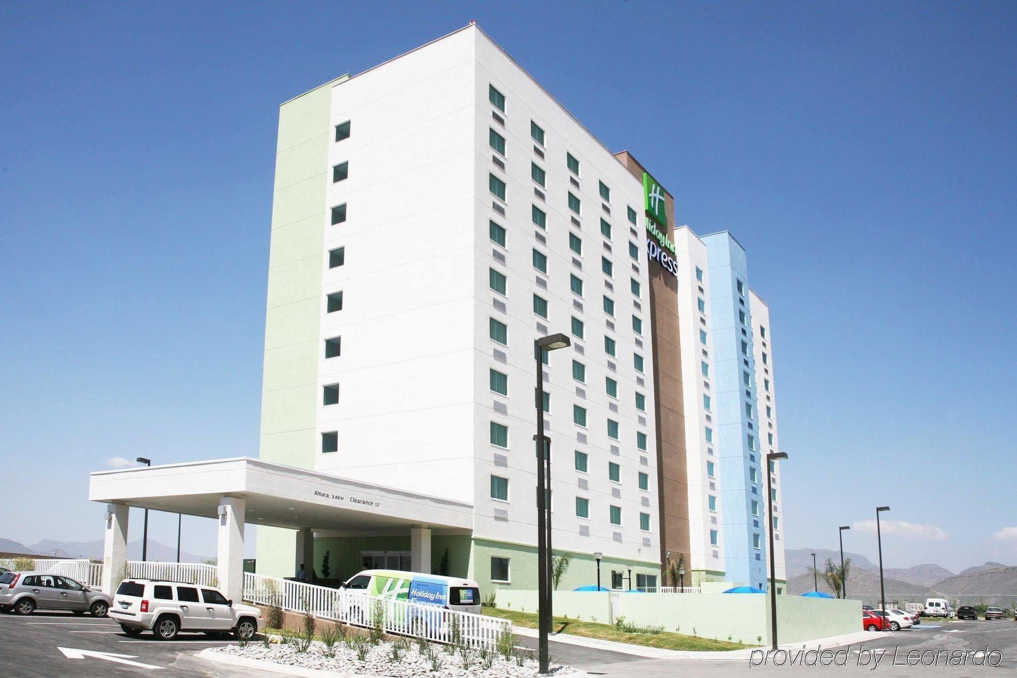 Holiday Inn Express Saltillo Zona Aeropuerto By Ihg Eksteriør bilde