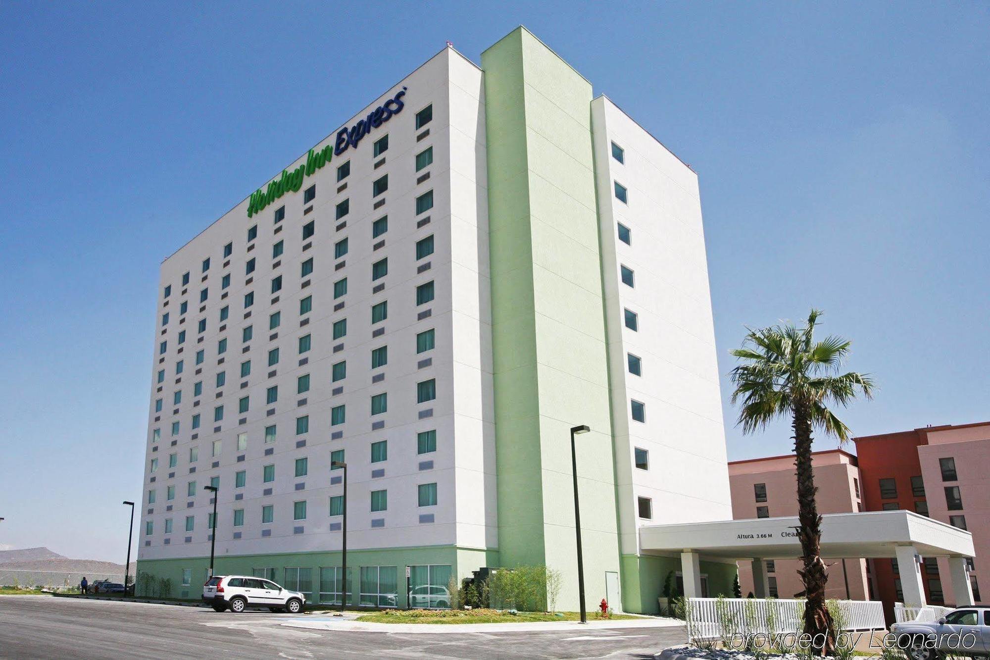 Holiday Inn Express Saltillo Zona Aeropuerto By Ihg Eksteriør bilde