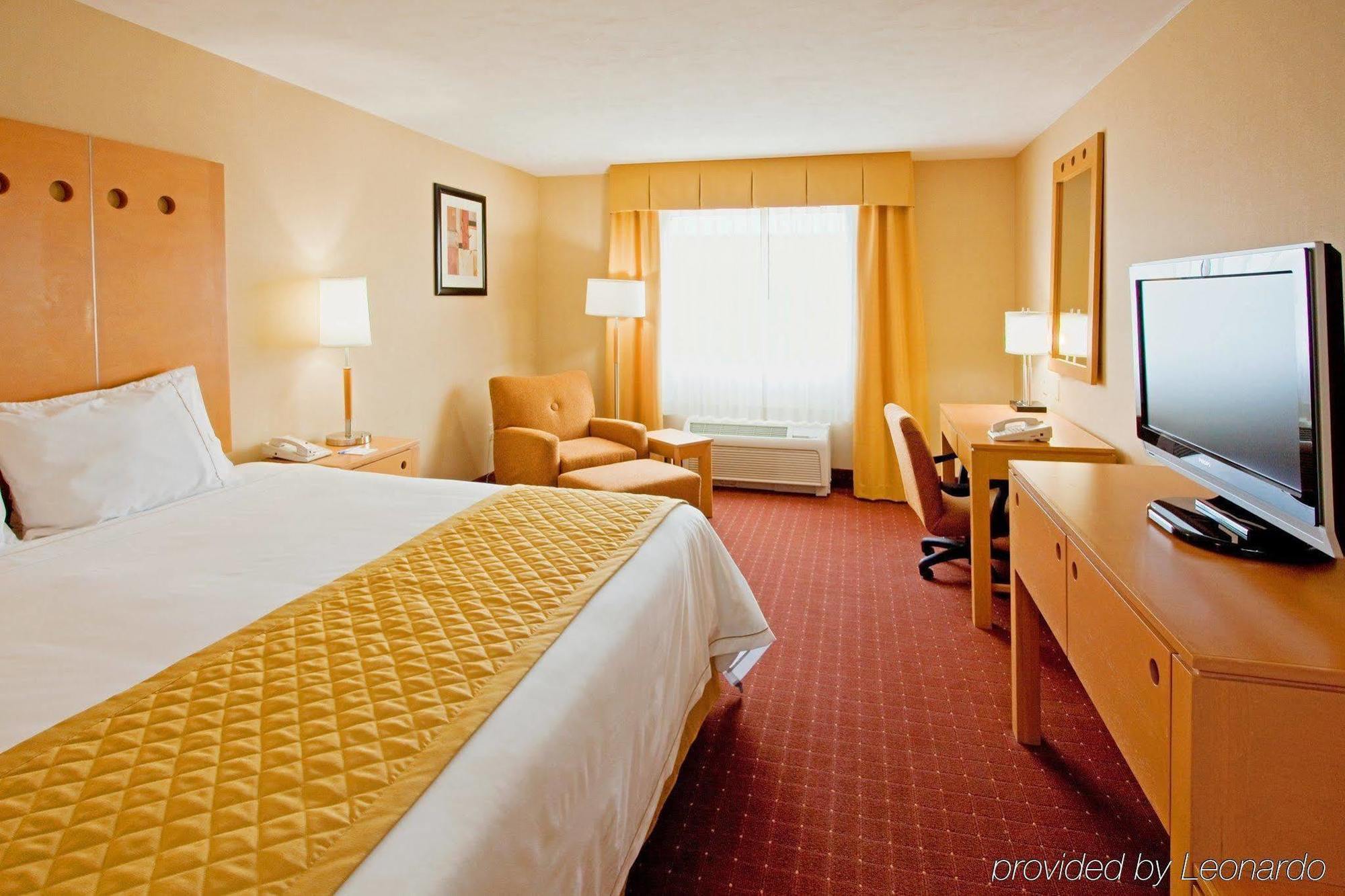 Holiday Inn Express Saltillo Zona Aeropuerto By Ihg Eksteriør bilde