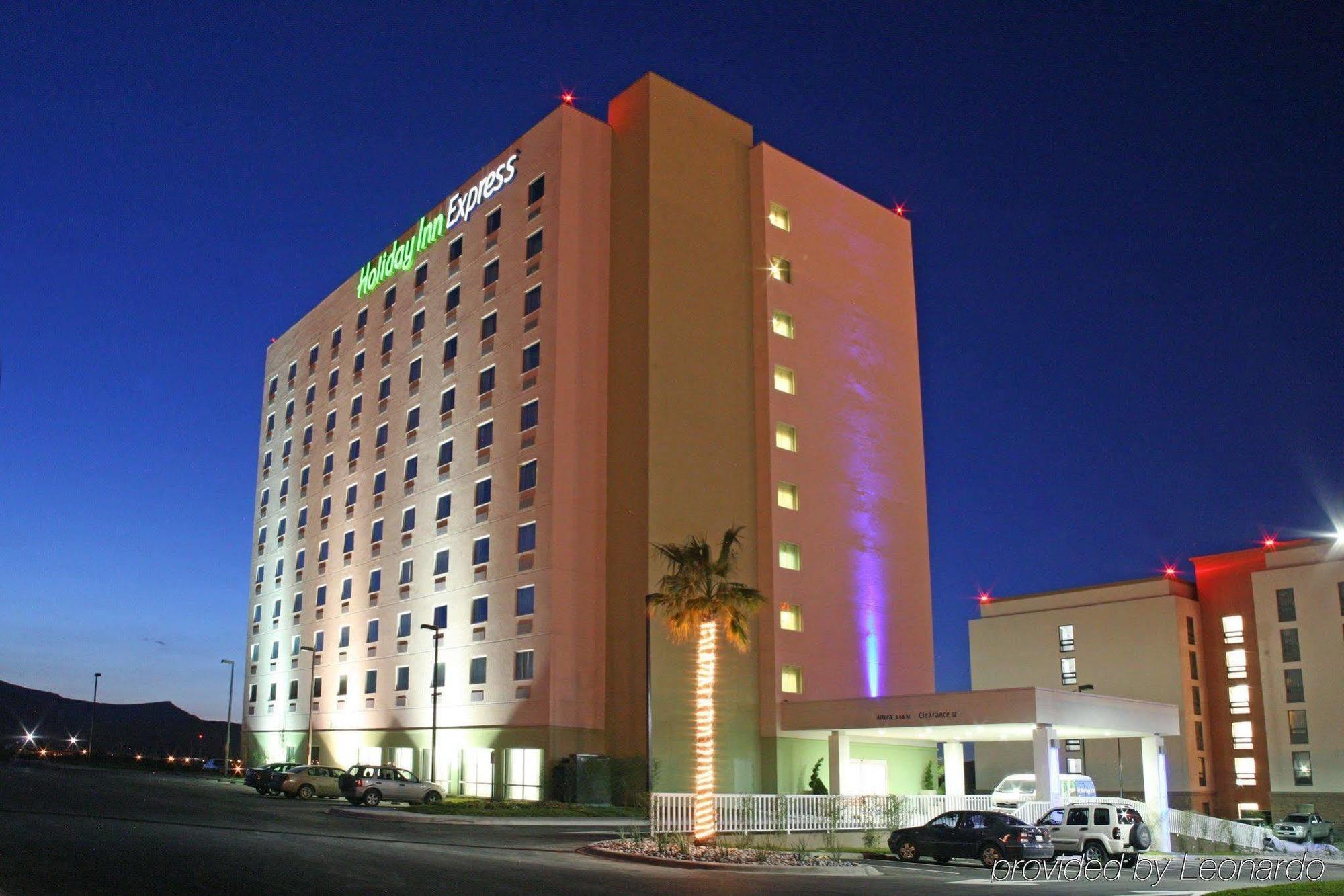 Holiday Inn Express Saltillo Zona Aeropuerto By Ihg Eksteriør bilde