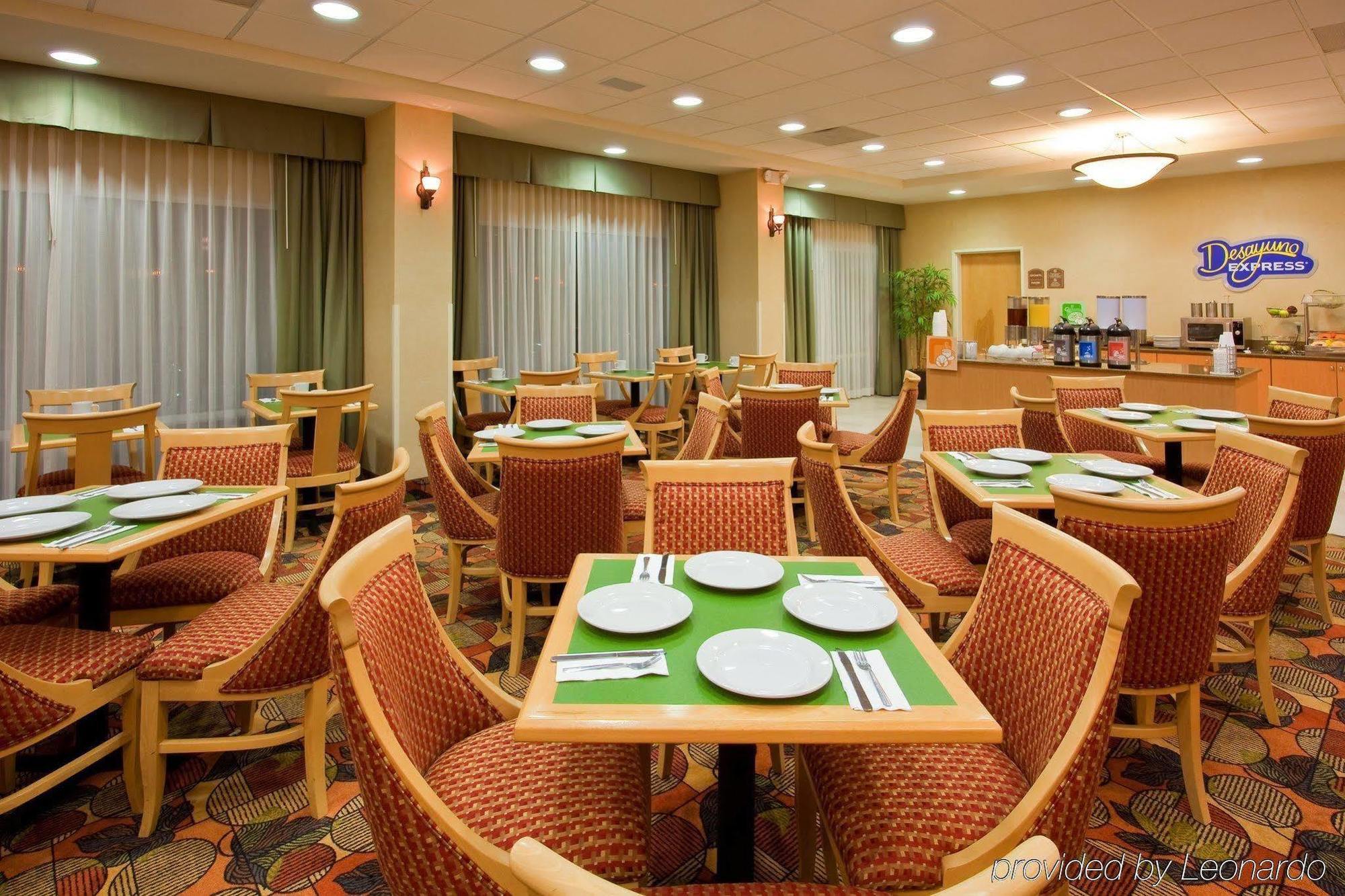 Holiday Inn Express Saltillo Zona Aeropuerto By Ihg Eksteriør bilde